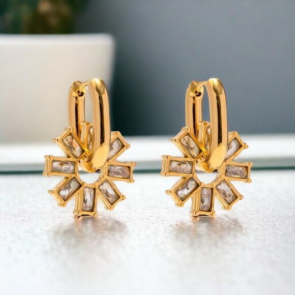 NEW 18K yellow gold plated CZ snowflake hoop drop earrings jewelry B15A - Picture 1 of 8